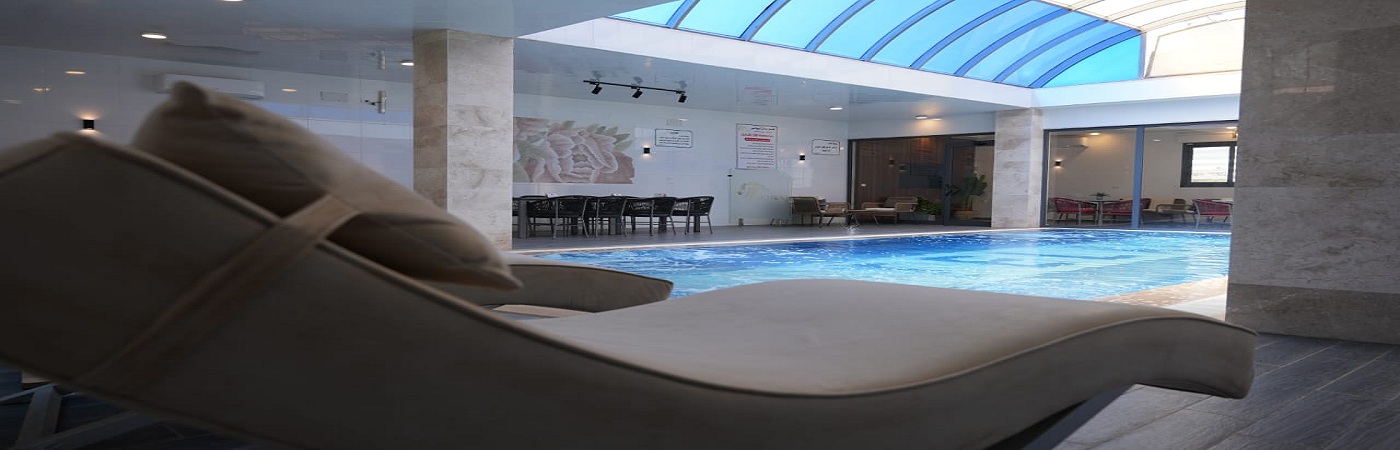 حواض سباحة داخل مركز مهرة التلال الجبل الأخضر