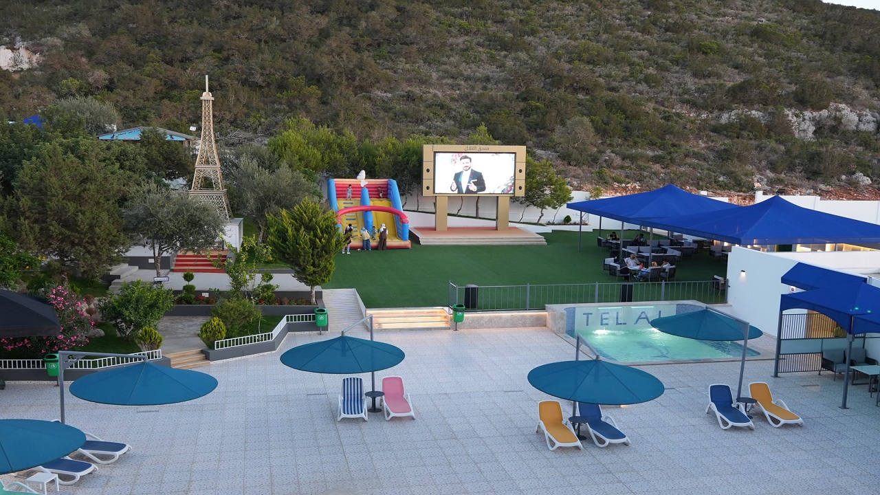 تجربة سباحة فاخرة تجمع بين الهدوء والطبيعة الخلابة